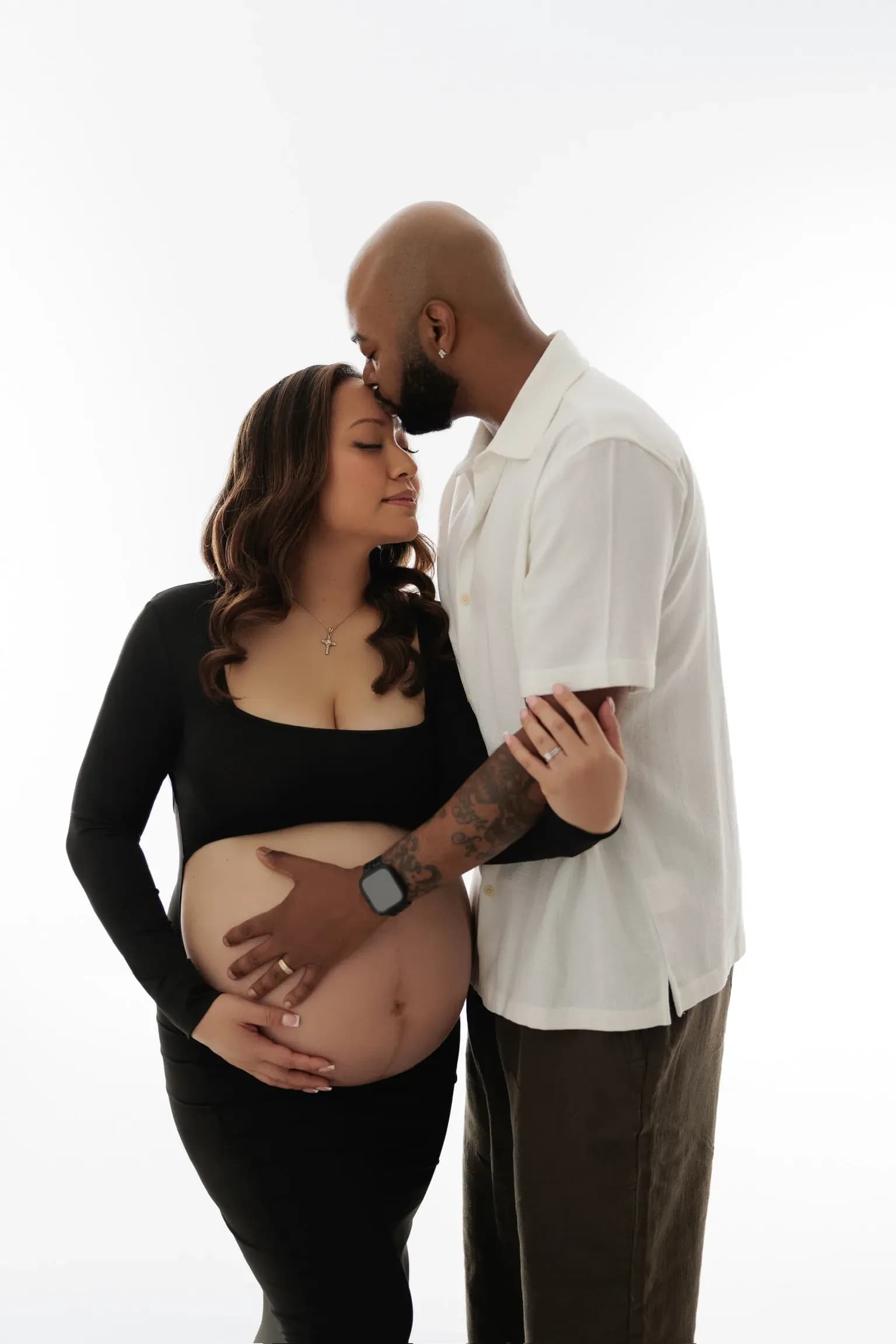 Maternity session at Natalie Vell Studio — photo 3