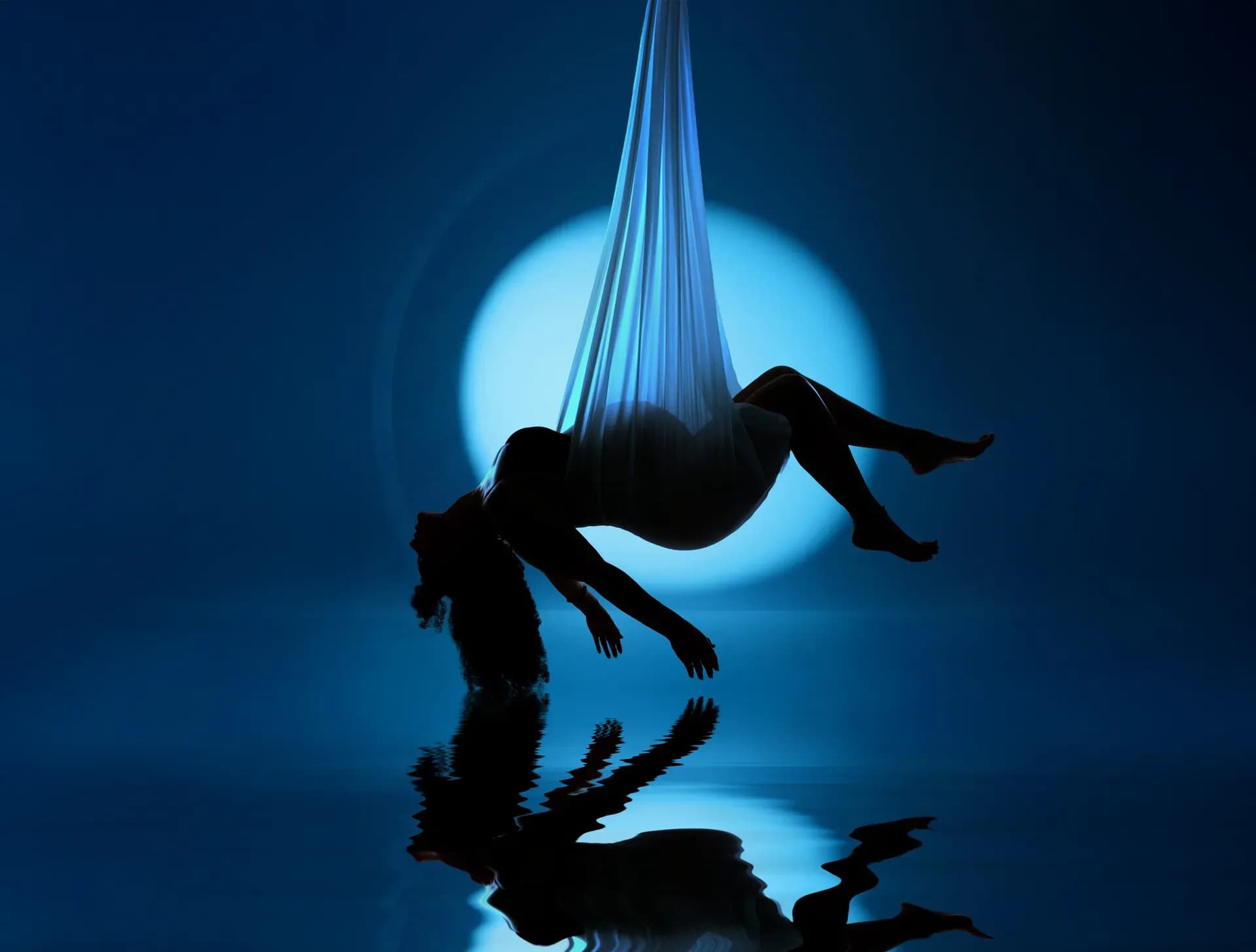 Maternity session at Natalie Vell Studio — photo 2
