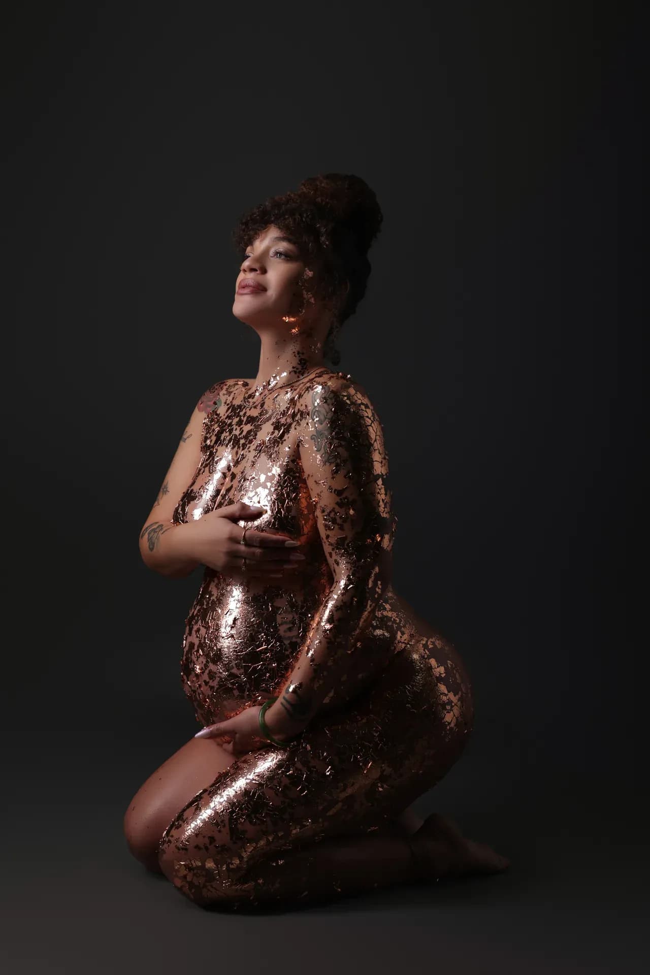 Maternity session at Natalie Vell Studio — photo 1